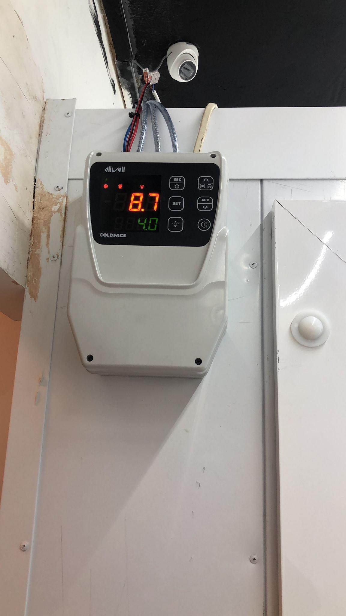 Eliwell Coldface temperature controller installed on cold room